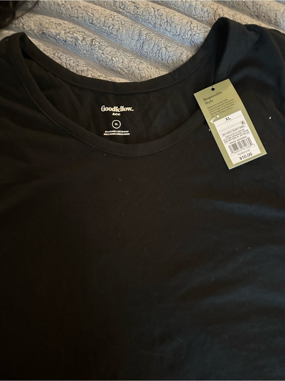 Goodfellow & Co Black Short Sleeve Crew T-Shirt